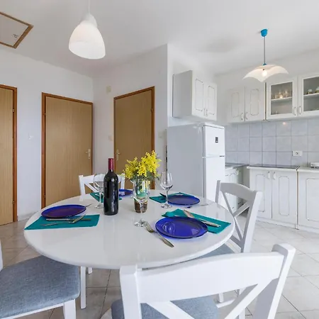 Σπίτι διακοπών In Pula With Kitchen Πούλα