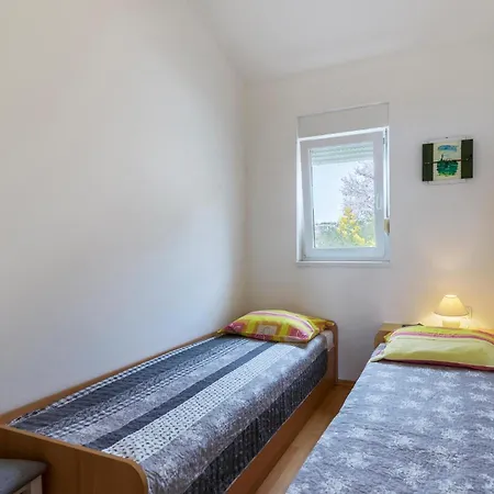 In Pula With Kitchen 펜션 *