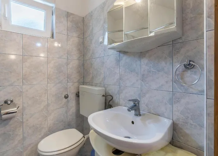 Holiday home In With Kitchen *