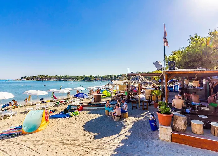 In With Kitchen Pula