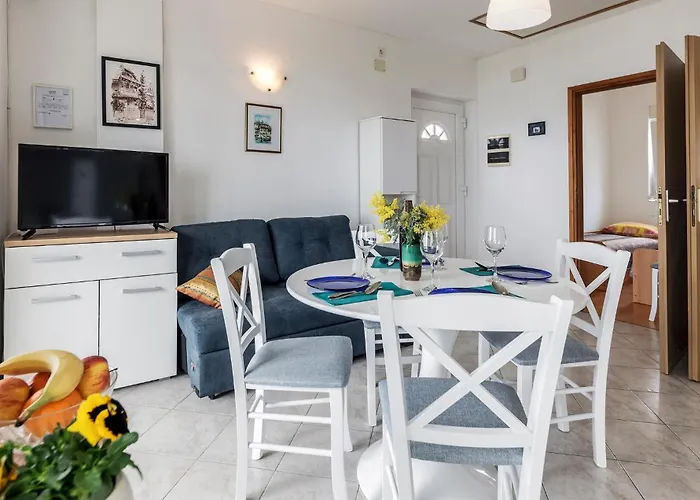 In With Kitchen 풀라